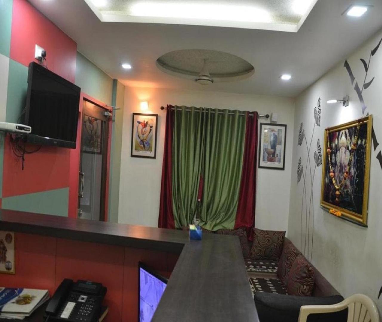 Hotel Royal Apple Ahmedabad Exterior photo